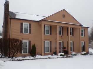 5371 Kingsfield Dr, West Bloomfield, MI 48322