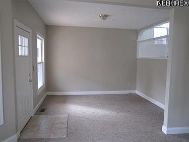 4th image of 10823 Hull Ave