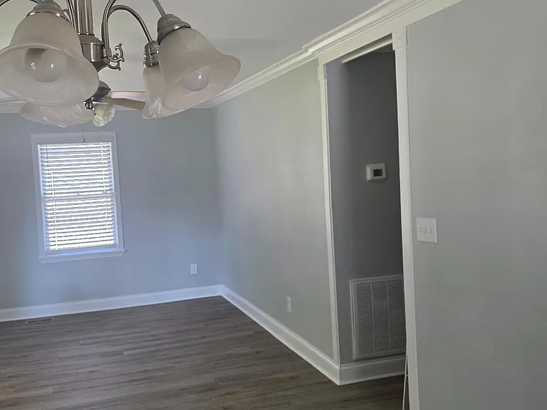 325 S Plymouth Rd NW — Photo 7