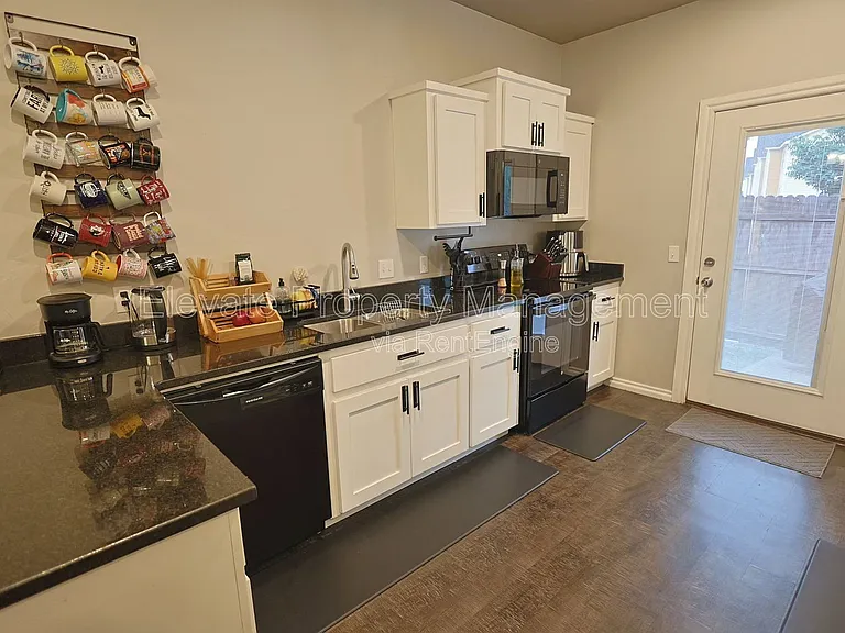 1009 SW 91st St — Photo 6