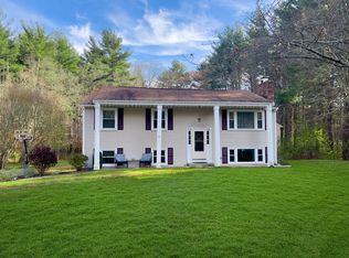 22 Puddingstone Ln, Medway, MA 02053