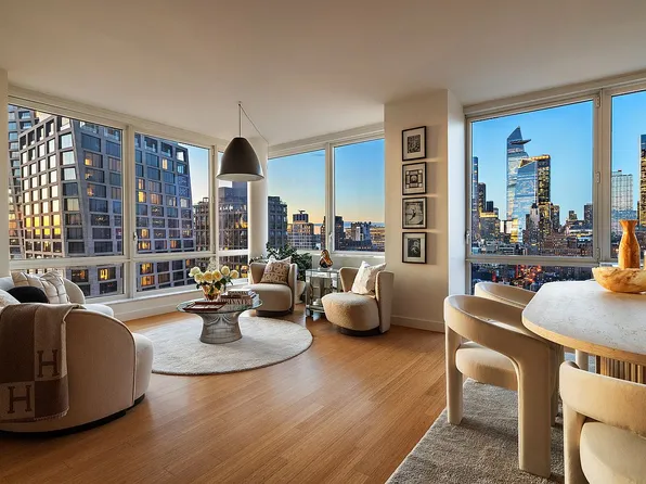 450 W 17th St APT 2208, New York, NY 10011