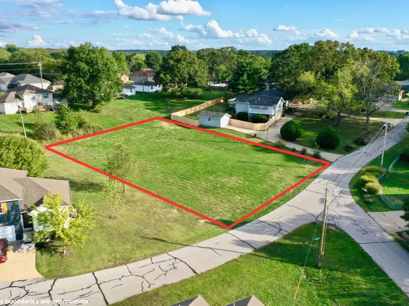 2000 S 16th Avenue, Ozark, MO 65721