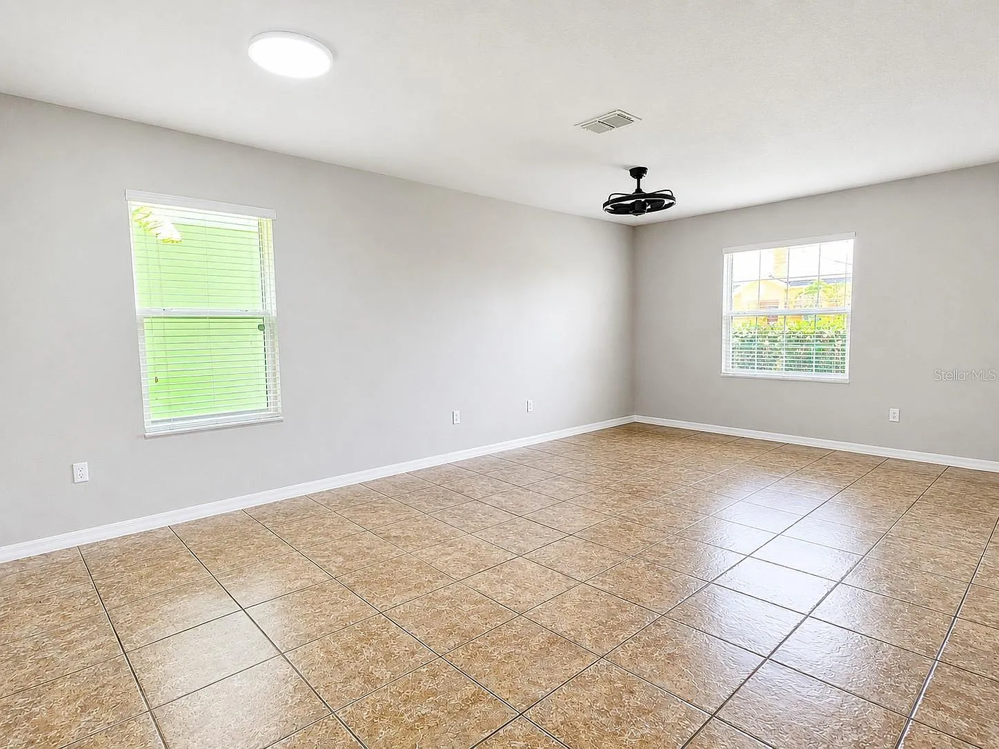 4 bed, 2.0 bath, 1956 sqft, $3,100 — Photo 2