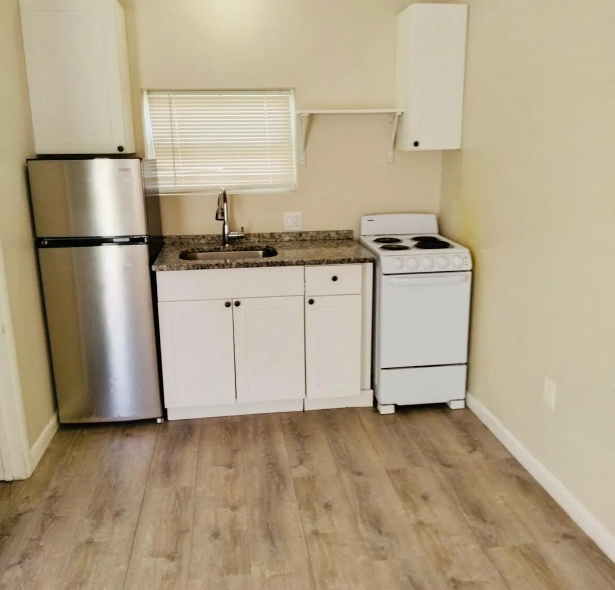 2 bed, 840 sqft, $1,350 — Photo 3