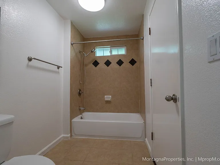 1461 Main St #1 — Photo 20