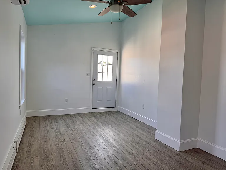 512 Penn Ave #2 — Photo 8