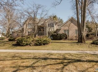 4528 Promenade Ln, Sylvania, OH