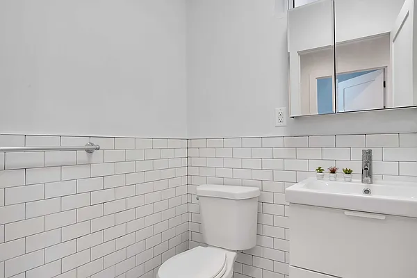 Rented by Compass | media 21