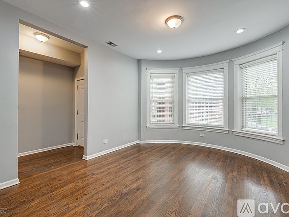 4th image of 6131 S Vernon Ave #1