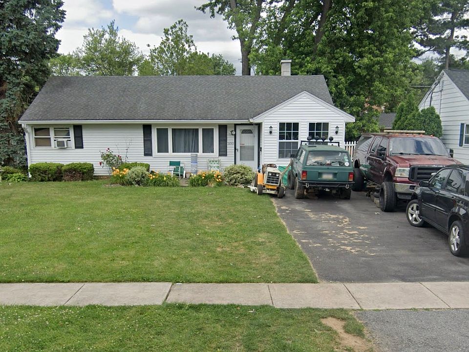 1st image of 2853 Moravian Ave