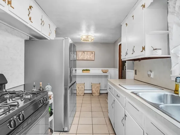 23 Gatewood Rd, Springfield, MA 01119