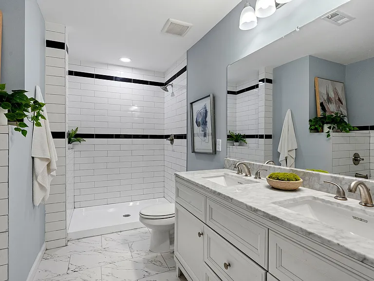 211 Longfellow Ln #211 — Photo 7