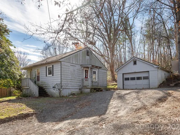 107 N Fork Rd, Black Mountain, NC 28711