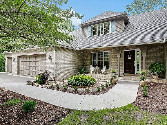 Timeless curb appeal