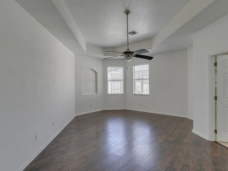 4977 Pall Mall St W — Photo 12