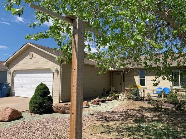 827 Dahlia Pl, Canon City, CO 81212