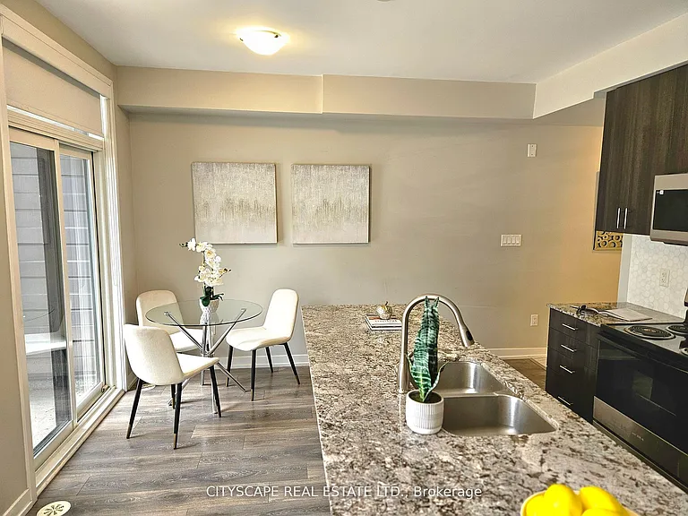 31 Florence St #9 — Photo 8