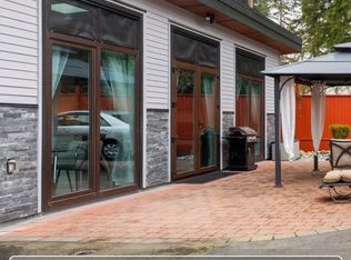 1171 Handsworth Rd, North Vancouver, BC V7R 2A9