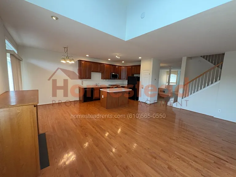 244 S Azalea Ct — Photo 5