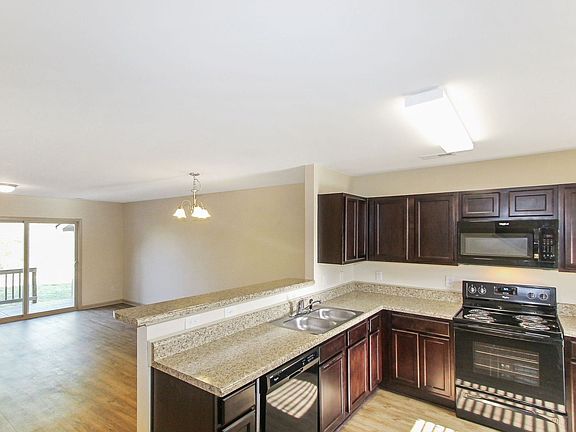 5th image of 61 Piedmont Pl