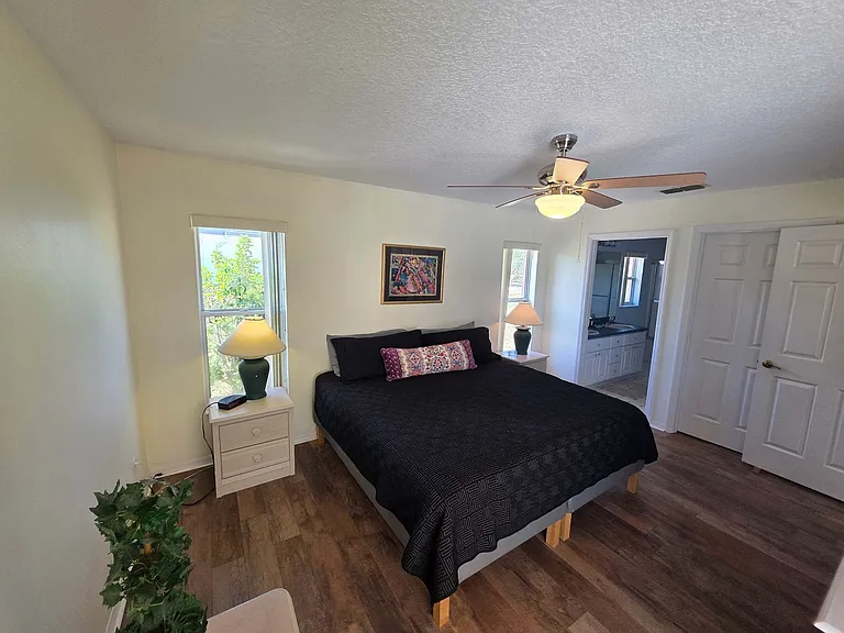 1398 N Foxrun Ter — Photo 34