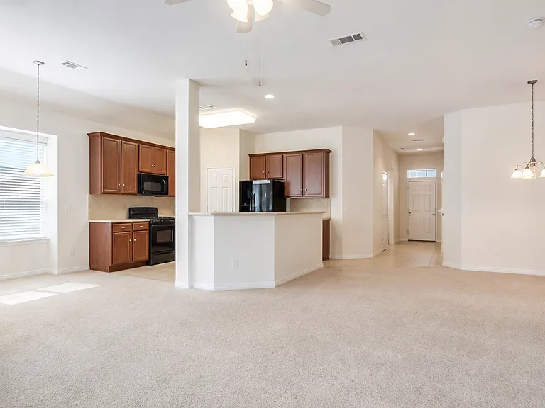 15832 Coyote Hill Dr — Photo 8