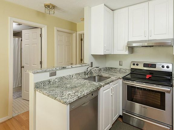 5th image of 114 Burkhall St Unit G