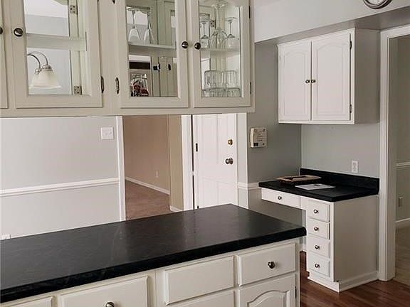 4th image of 6614 Albion Dr