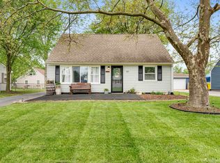 367 Pinewood Dr, Valparaiso, IN 46385