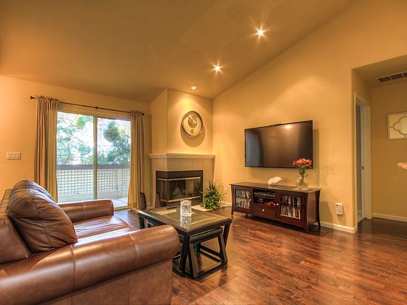 4th image of 896 Goose Lake Ct