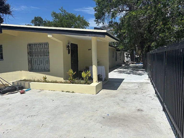 759 NW 69th St #B — Photo 5