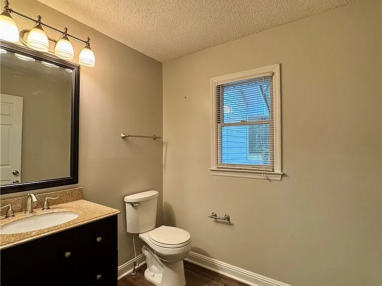 200 Horseshoe Dr — Photo 24