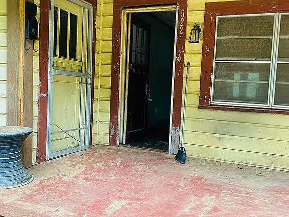 2nd image of 522 Pierce Ln