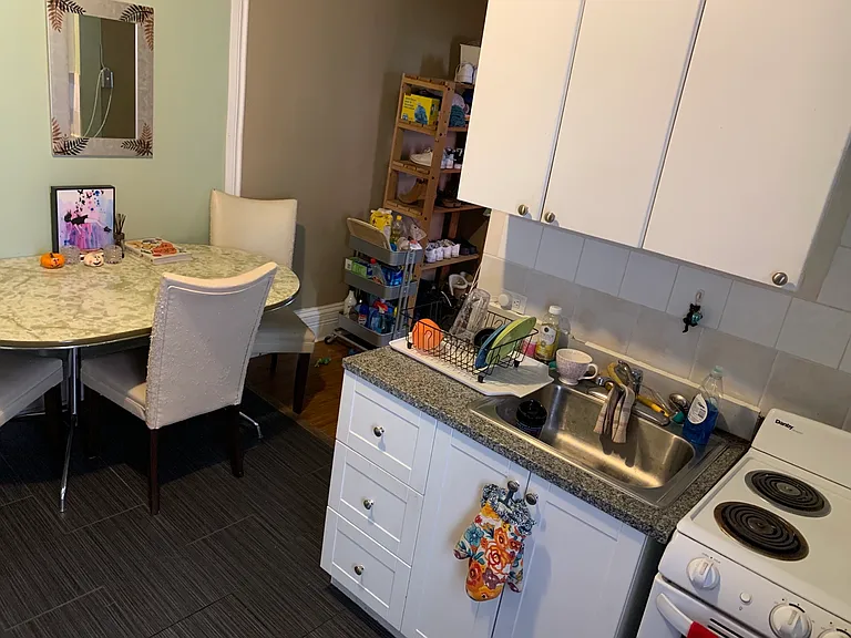 215 Kent St #4 — Photo 8