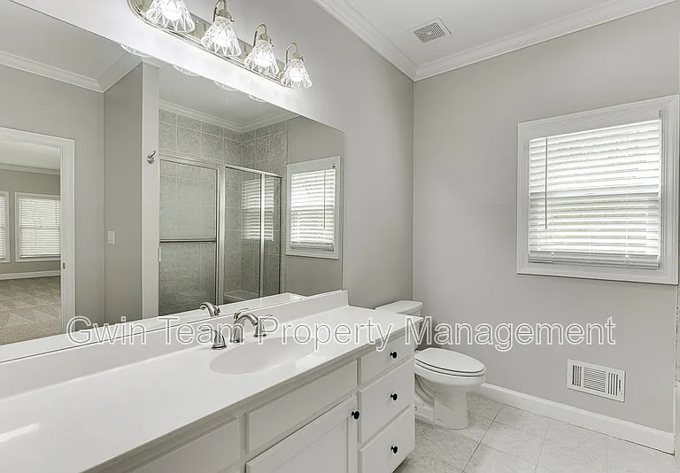 9345 Riverclub Pkwy — Photo 24