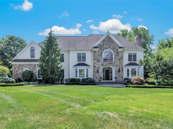 23 Squire Court, Trumbull, CT 06611