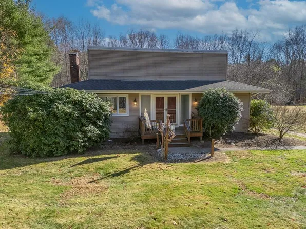 636 Franklin Rd, Coventry, RI 02816