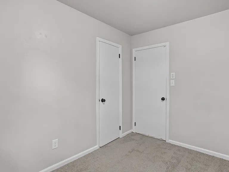 913 Laredo Ct — Photo 20