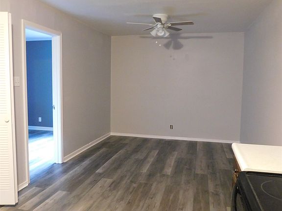 3rd image of 5044 Kenwood Ct #A