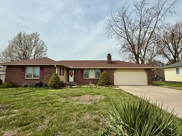 1715 Dexter Ave, Marshall, MO 65340