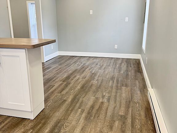 4th image of 185 N Grand Ave #1