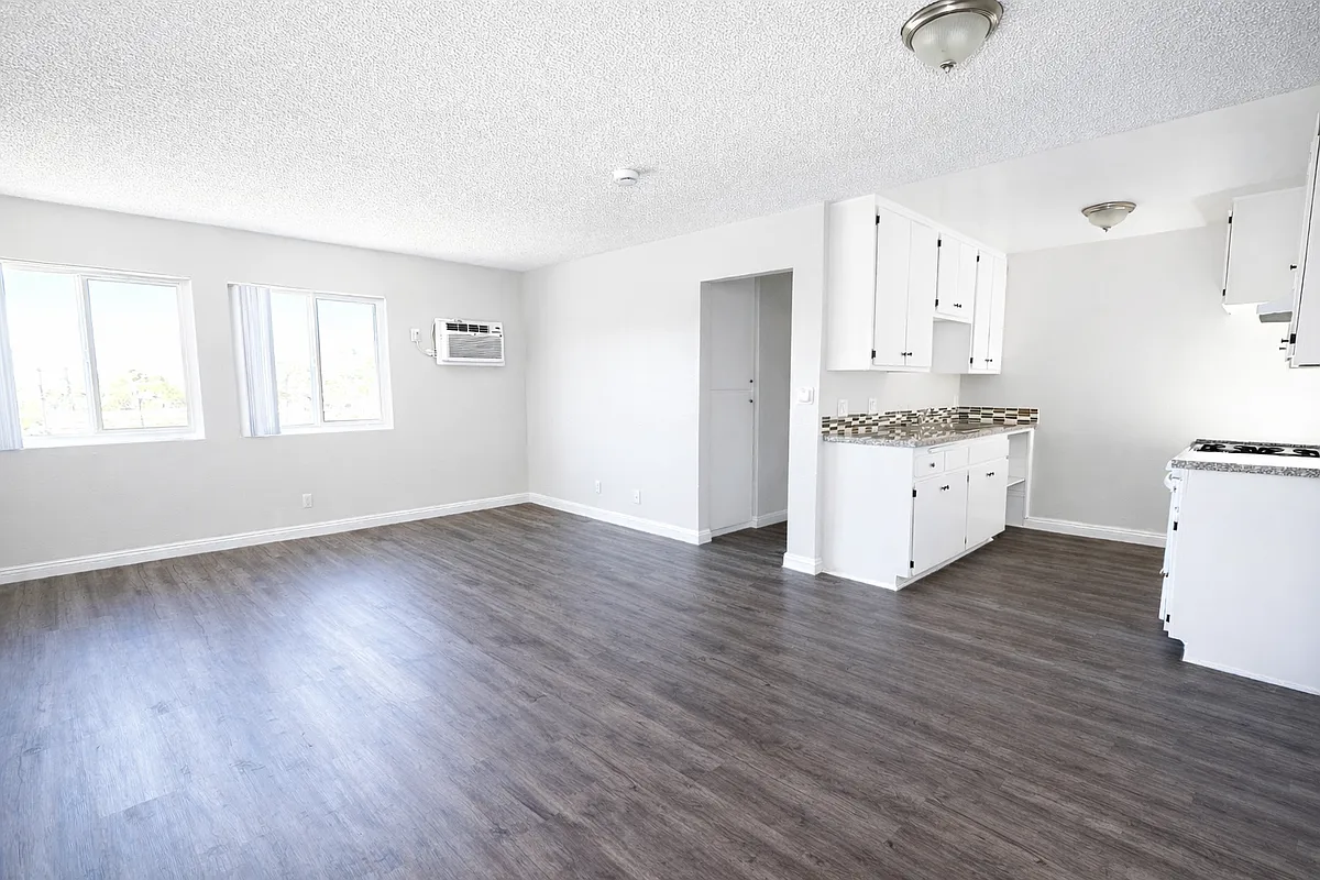 Building Photo - 4571 N Figueroa St #21