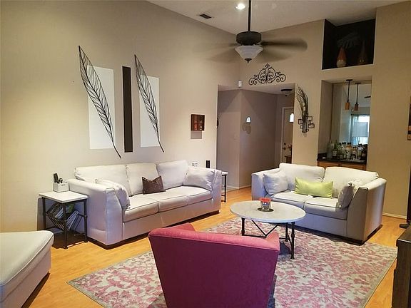 4th image of 2809 Briar Hill Dr