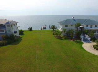 5141 W Shore Dr, New Port Richey, FL 34652