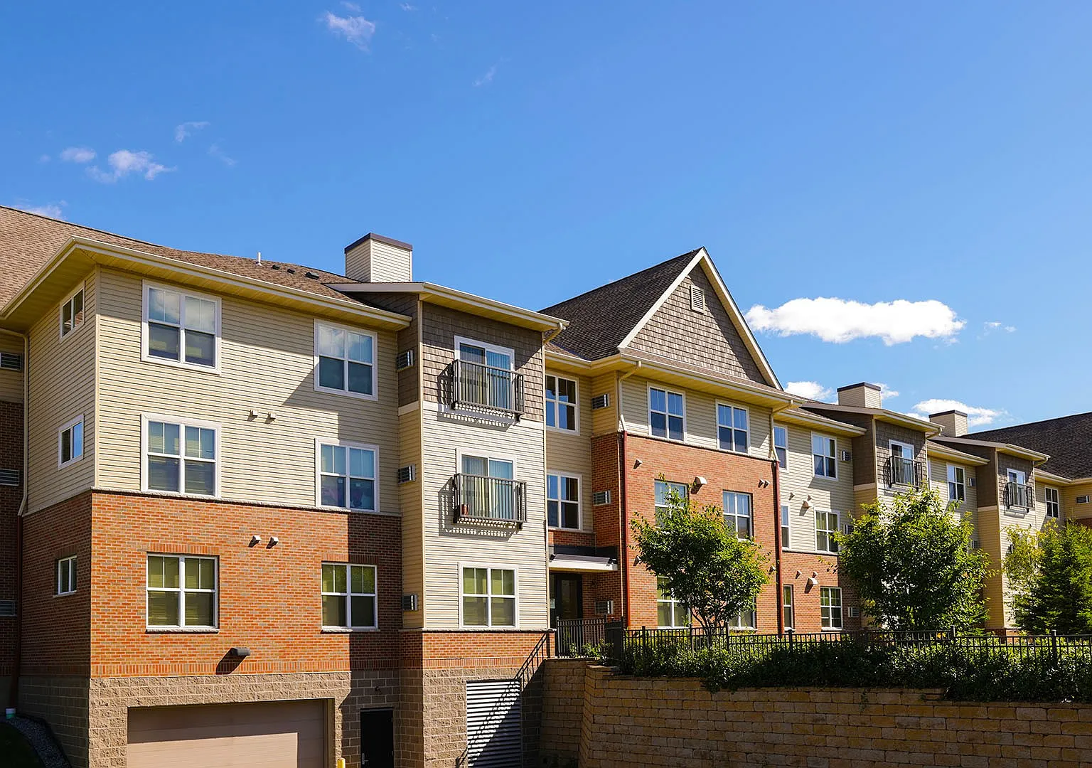 Bottineau Ridge Apartments — Photo 2