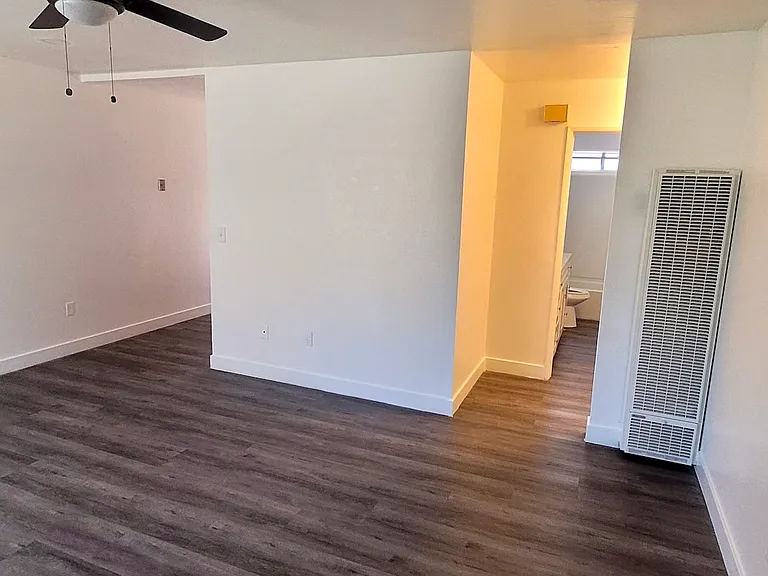343 Claydelle Ave #B — Photo 12