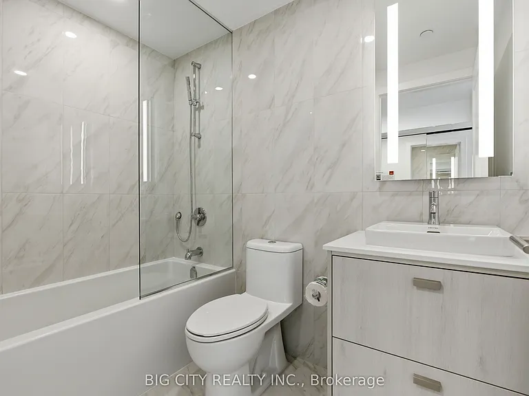 858 Dupont St #705 — Photo 14
