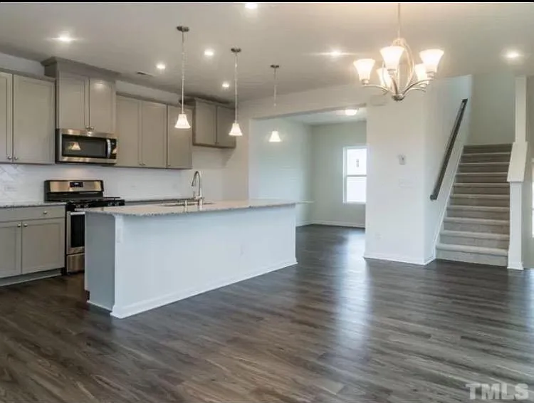 1018 Salt Glaze Ln — Photo 5
