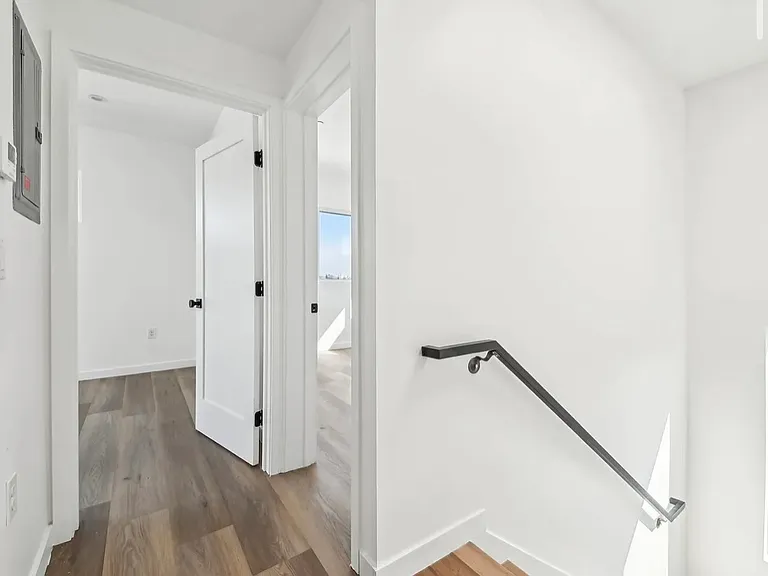 2919 S Burnside Ave #1 — Photo 12